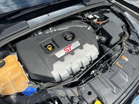 Used 2018 Ford Focus ST image 22