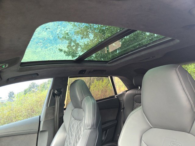 Used 2024 Audi SQ8 Prestige AWD/4WD image 32