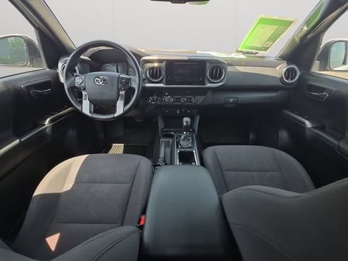 Certified 2019 Toyota Tacoma TRD Sport AWD/4WD image 10