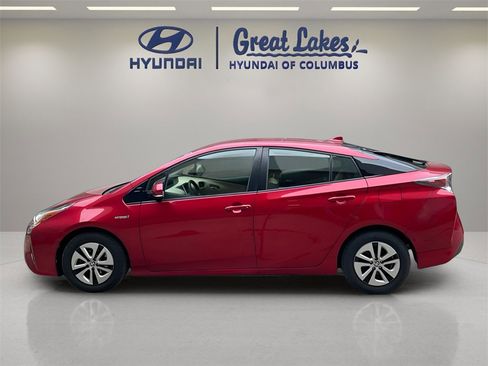 Used 2017 Toyota Prius Two w/ Prius Two Safety Plus Package image 2