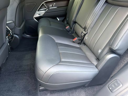 New 2026 Land Rover Range Rover Long Wheelbase SE AWD/4WD image 13