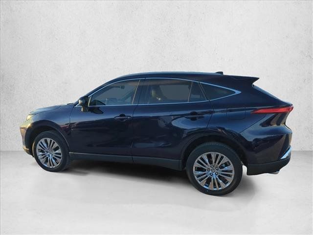 Certified 2023 Toyota Venza XLE AWD/4WD image 6