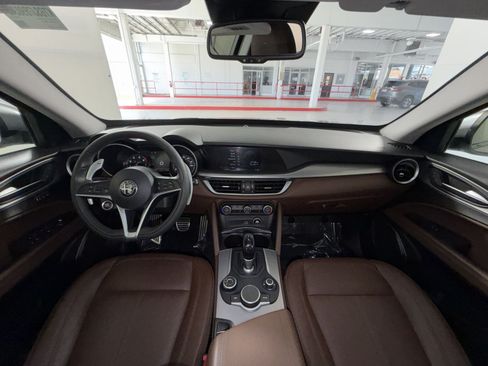 Used 2018 Alfa Romeo Stelvio Sport w/ Quick Order Package 22J Sport AWD/4WD image 22