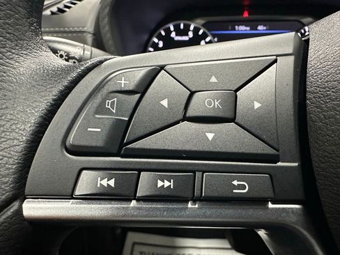 Used 2025 Nissan Sentra SV image 19