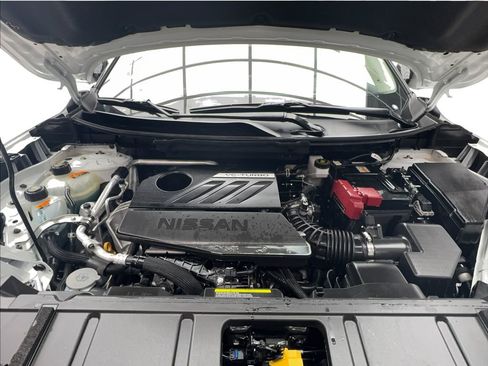 Used 2025 Nissan Rogue Platinum w/ Platinum Premium Package image 18