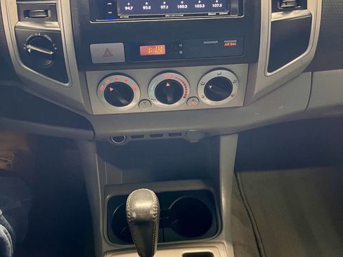 Used 2011 Toyota Tacoma 4x4 Double Cab w/ TRD Off-Road Pkg w/JBL Audio image 12