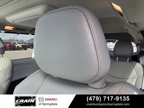 Used 2025 Toyota Sienna XLE w/ XLE Plus Package FWD image 22