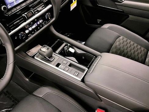 New 2025 Nissan Pathfinder SV w/ Cargo Package image 8