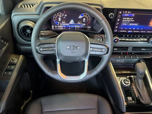 Used 2026 Chevrolet Colorado Trail Boss AWD/4WD image 17