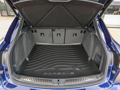 Certified 2025 Porsche Macan image 23