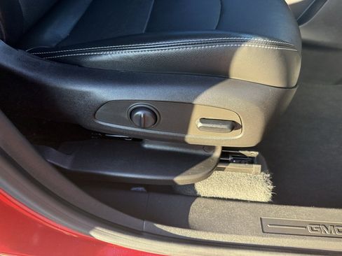 Used 2022 GMC Terrain SLT w/ Infotainment Package II image 42