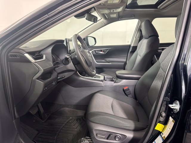 Used 2019 Toyota RAV4 XLE w/ Convenience Package AWD/4WD image 11