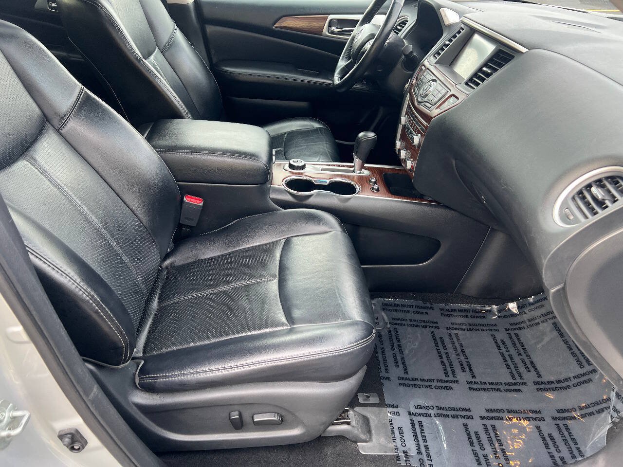Used 2018 Nissan Pathfinder Platinum AWD/4WD image 30