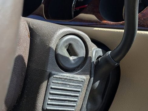 Used 2011 Buick Lucerne CXL w/ Driver Confidence Package image 22