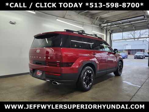 Used 2025 Hyundai Santa Fe SEL image 3