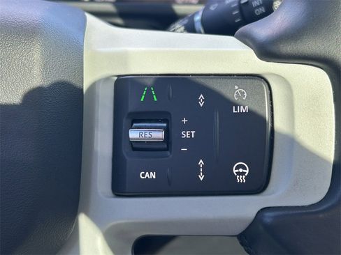 Used 2024 Land Rover Defender 110 S image 40