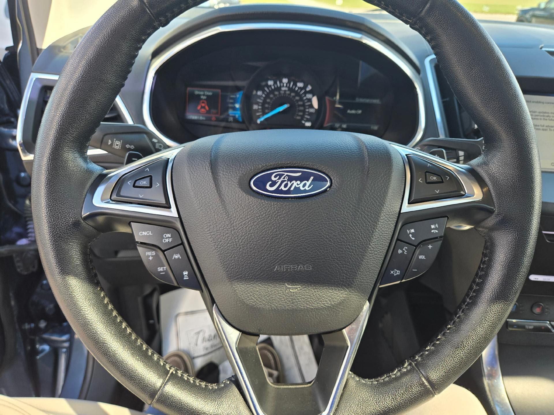 Used 2019 Ford Edge Titanium w/ Equipment Group 301A AWD/4WD image 17