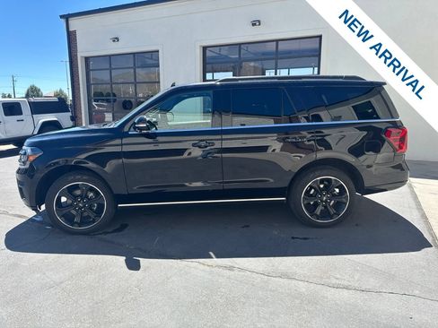 Used 2024 Ford Expedition Limited AWD/4WD image 4