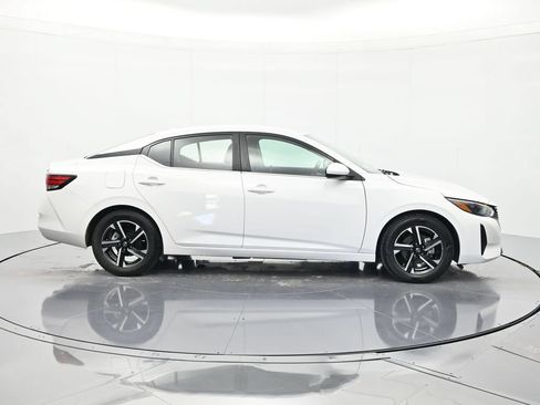Used 2024 Nissan Sentra SV FWD image 4