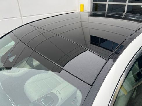 Used 2023 Mercedes-Benz E 350 4MATIC Sedan image 9