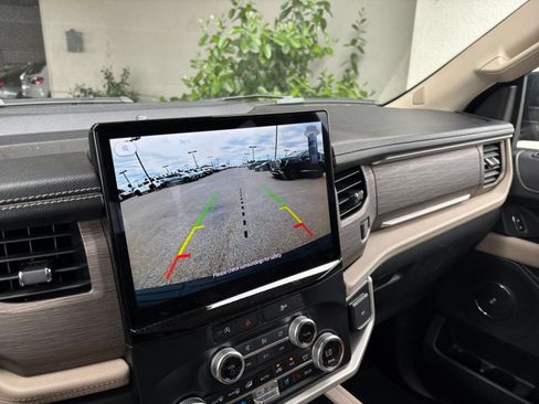 Used 2024 Ford Expedition Limited RWD image 25