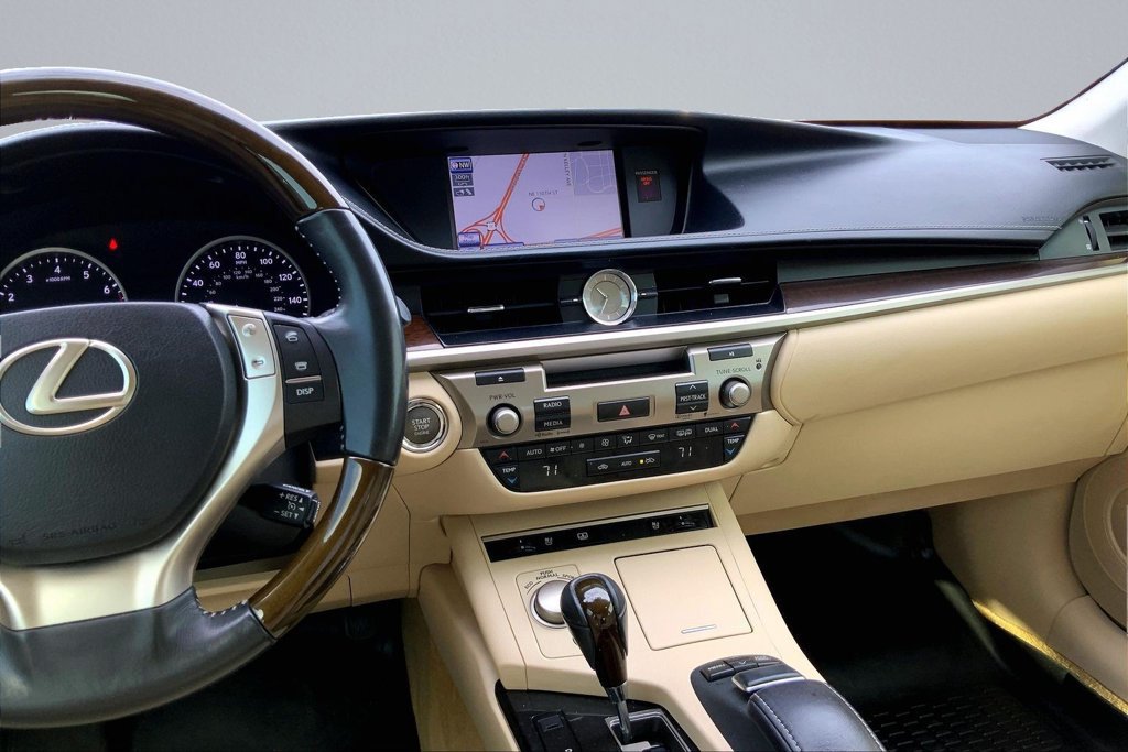 Used 2013 Lexus ES 350 w/ Luxury Pkg FWD image 6