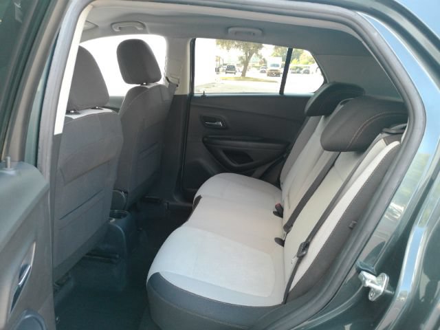 Used 2022 Chevrolet Trax LS w/ Tint and Cruise Package AWD/4WD image 15
