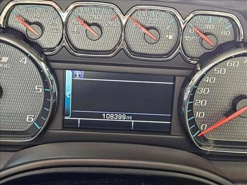 Used 2019 Chevrolet Suburban LT w/ Off-Road Package image 9