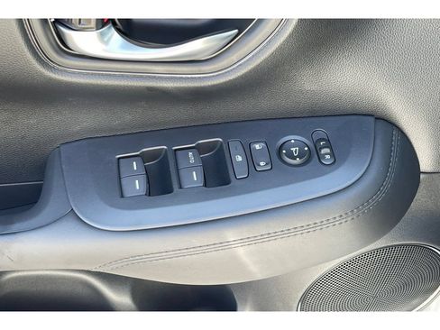 Certified 2027 Honda HR-V LX image 12