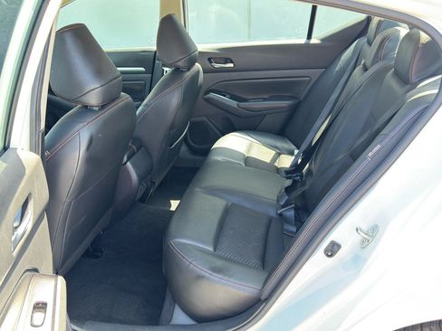 Used 2024 Nissan Altima 2.5 SR FWD image 11