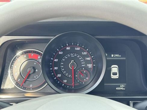 Used 2023 Hyundai Elantra SEL image 14