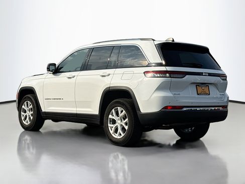 Used 2023 Jeep Grand Cherokee Limited image 14
