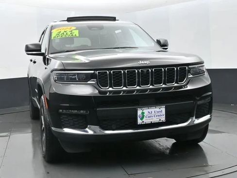 Used 2024 Jeep Grand Cherokee L Limited w/ Luxury Tech Group II image 3