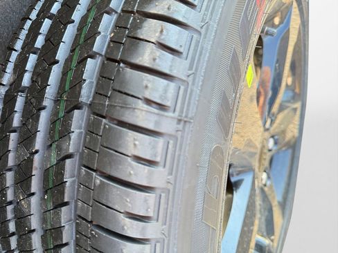 New 2025 Jeep Grand Cherokee Altitude image 19