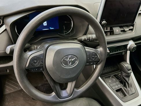 Used 2023 Toyota RAV4 XLE image 18