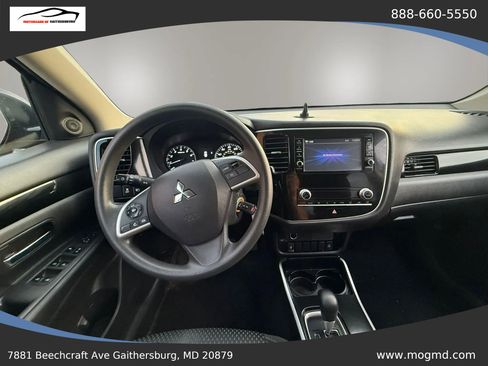 Used 2020 Mitsubishi Outlander ES FWD image 13