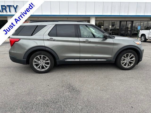 Used 2020 Ford Explorer XLT w/ Equipment Group 202A RWD image 2
