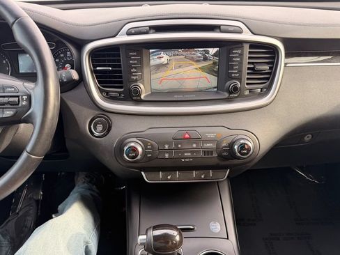 Used 2017 Kia Sorento FWD w/ LX Convenience Package image 22
