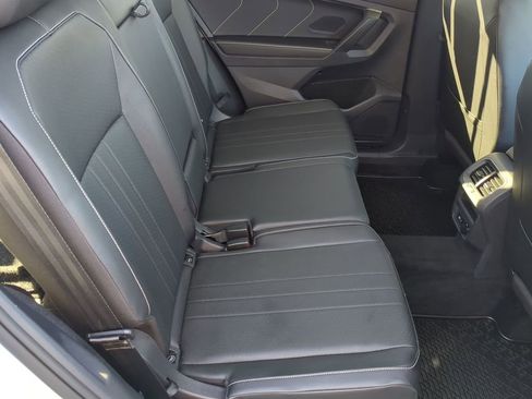 Used 2022 Volkswagen Tiguan SE image 15