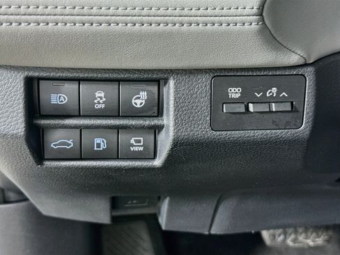 Used 2020 Toyota Avalon Limited w/ Advanced Safety Package FWD image 9
