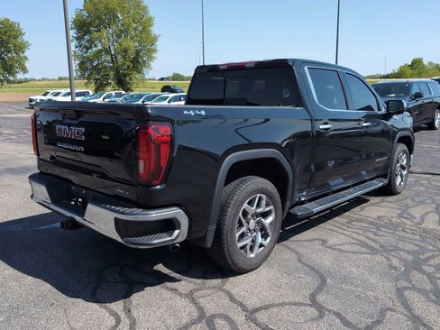 Used 2023 GMC Sierra 1500 SLT w/ SLT Premium Package AWD/4WD image 12