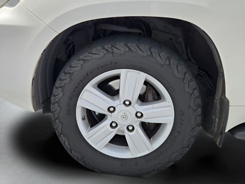 Used 2013 Toyota Land Cruiser AWD/4WD image 32