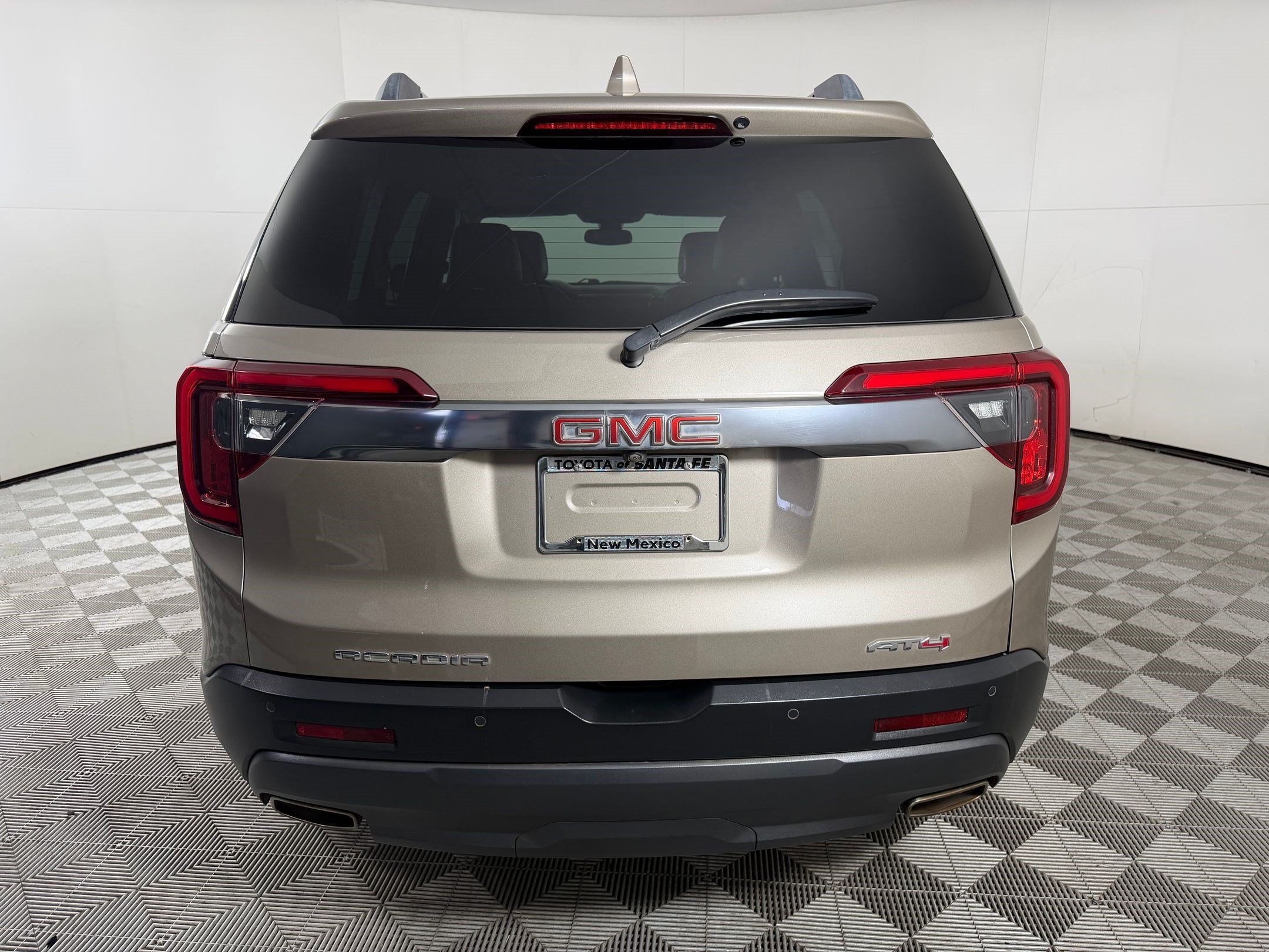 Used 2022 GMC Acadia AT4 w/ Technology Package AWD/4WD image 10
