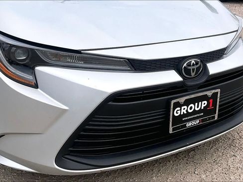 Used 2023 Toyota Corolla LE FWD image 27