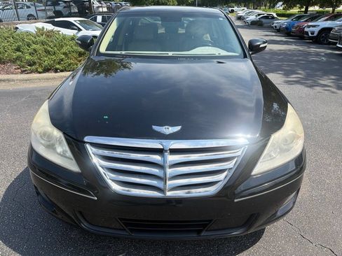 Used 2011 Hyundai Genesis 4.6 RWD image 3