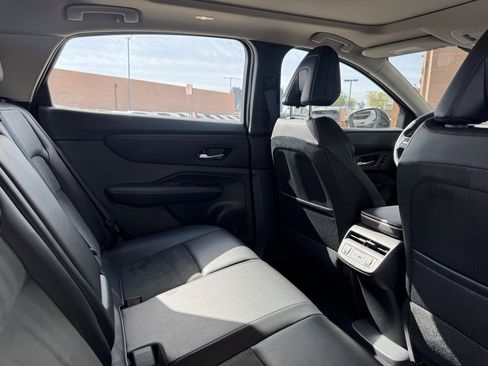 Used 2023 Nissan Ariya FWD image 41