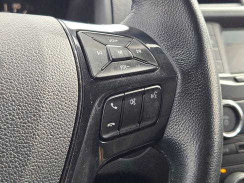 Used 2017 Ford Explorer XLT image 31