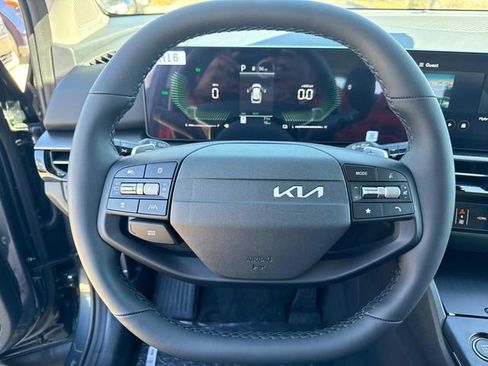 New 2026 Kia Sportage LX image 24