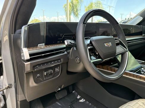 Used 2026 Cadillac Escalade Platinum Sport w/ LPO, ONYX Package AWD/4WD image 22