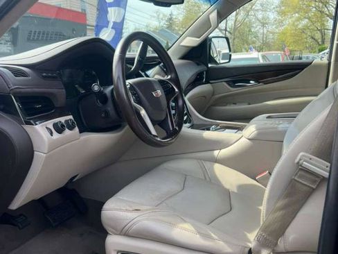 Used 2016 Cadillac Escalade ESV Luxury image 18
